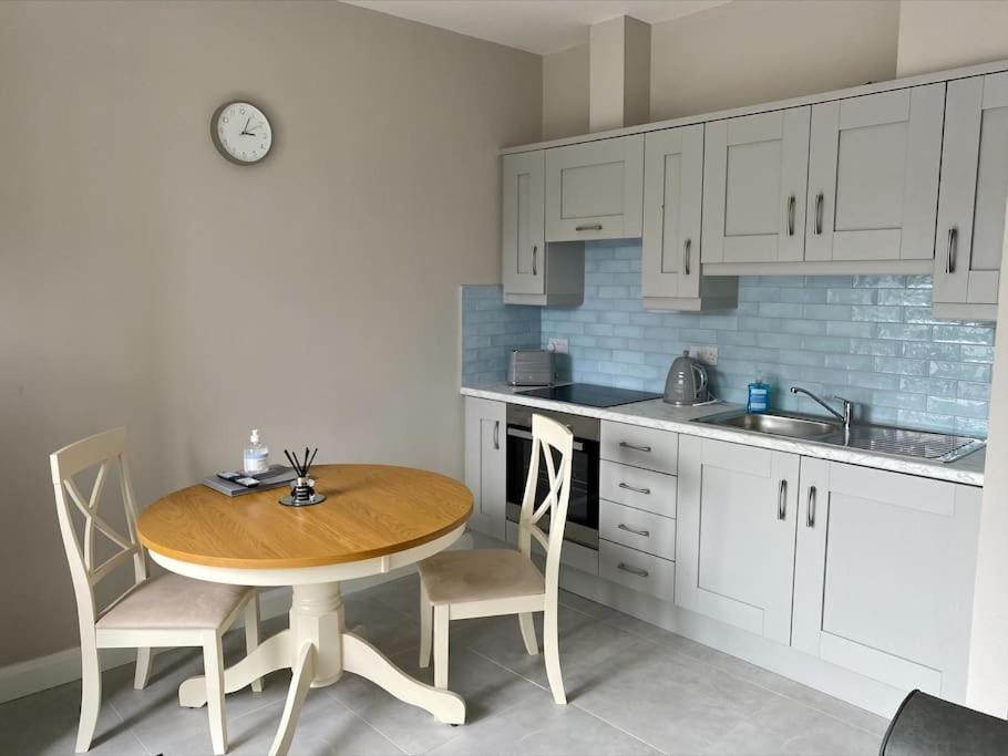 Erne Getaway No.8 Brand New 1 Bed Apartment Enniskillen Buitenkant foto