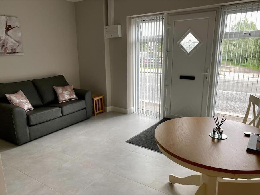 Erne Getaway No.8 Brand New 1 Bed Apartment Enniskillen Buitenkant foto